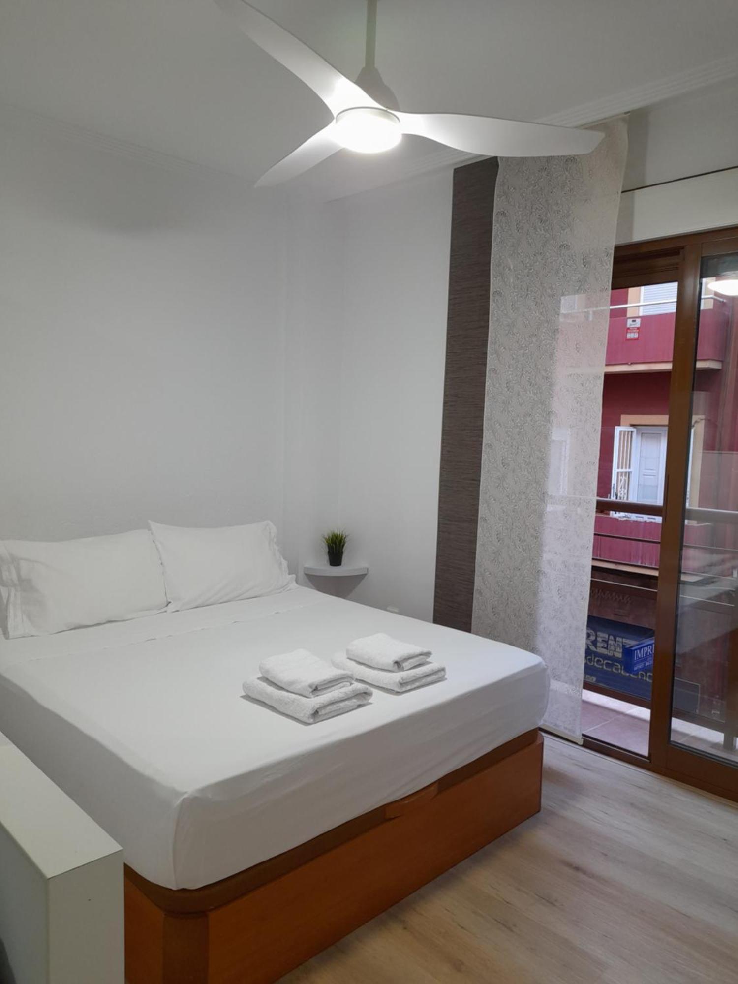 Comodo Aparta Estudio Centrico En Alicante Exterior photo