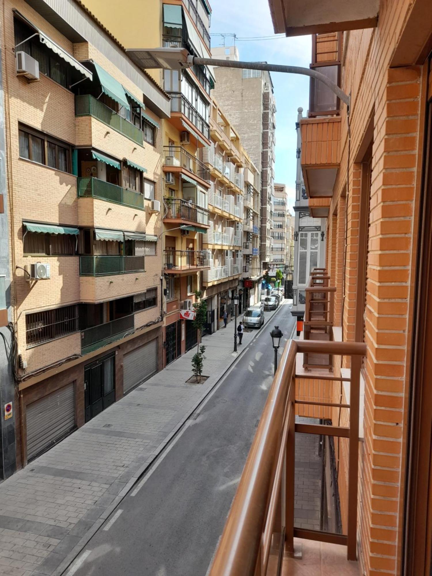Comodo Aparta Estudio Centrico En Alicante Exterior photo